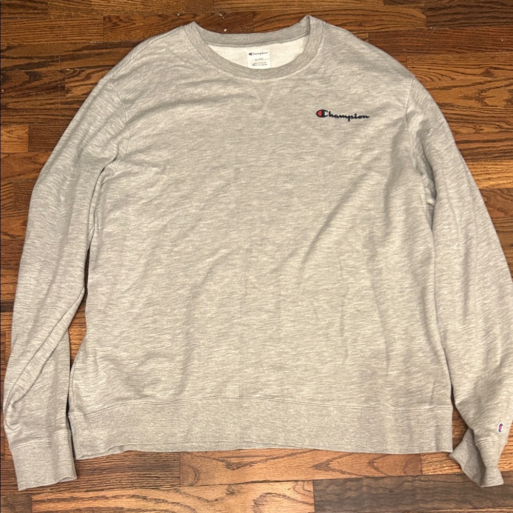 Champion Men's Light Gray Crewneck Sweatshirt